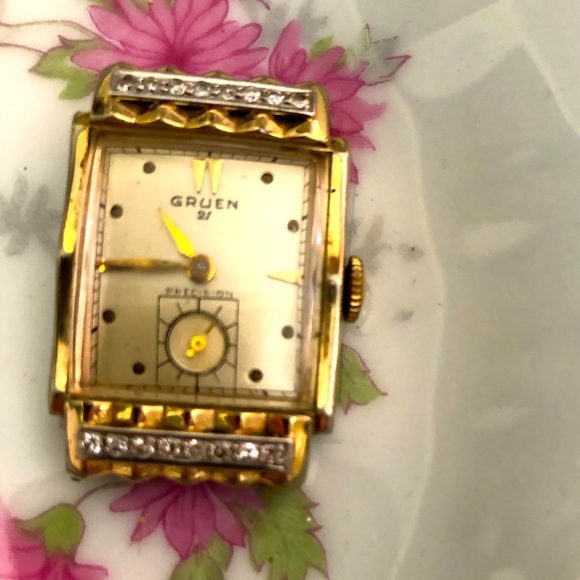 Gruen Accessories - Gruen Antique Water 10k gold filled Bezel. Genuine Diamonds 💎